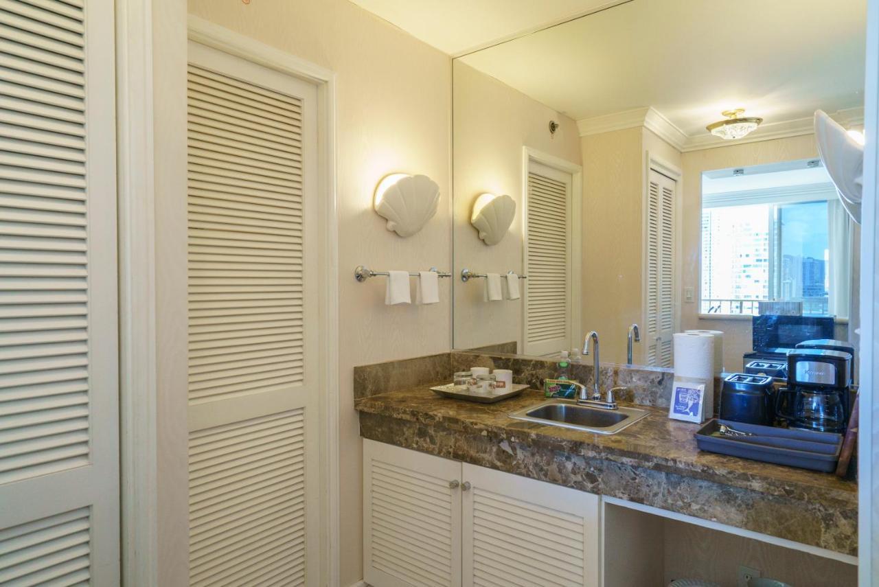 Studio Unit At The Royal Garden, In Waikiki ワイキキ・ロイヤルガーデン Honolulu Buitenkant foto